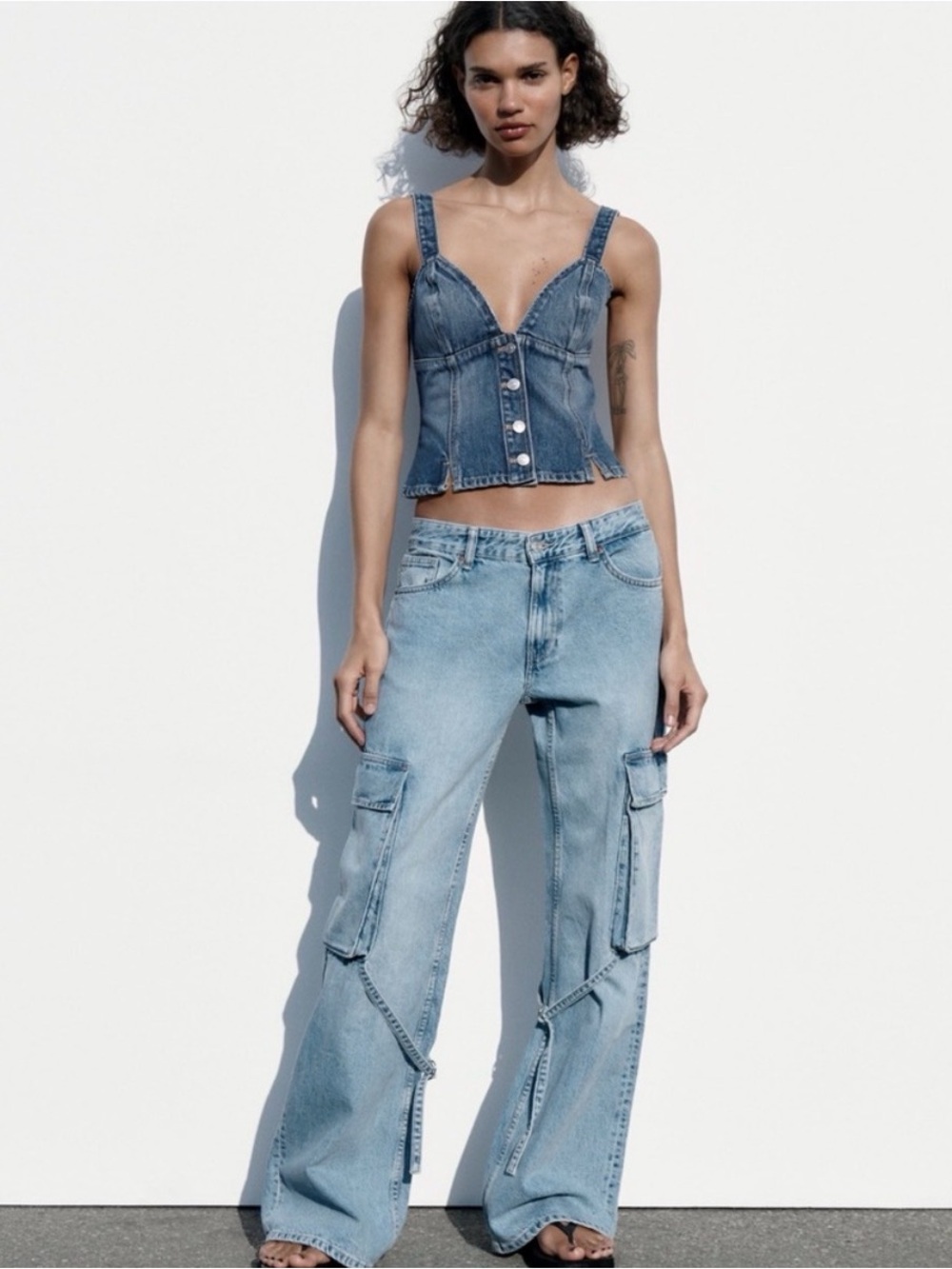 Zara Wide Leg Cargo Jeans Women Blue Baggy Mid Rise Light Wash Denim Sz 2